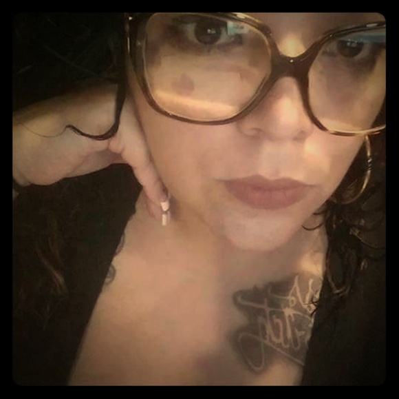 Meet your Posher, Cecilia - Picture 1 of 1